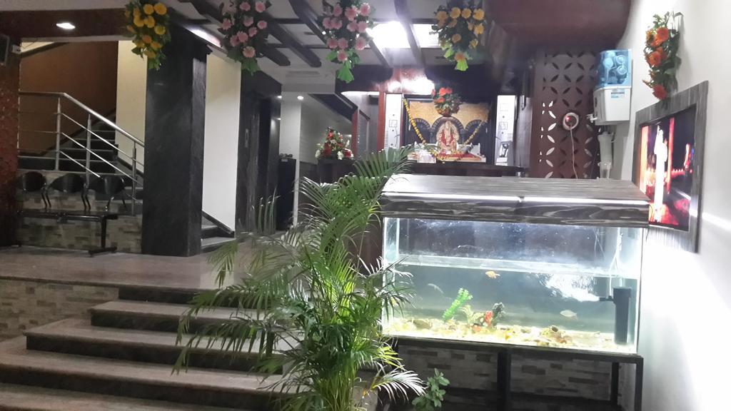 Hotel Sai Galaxy Inn Shirdi Eksteriør billede