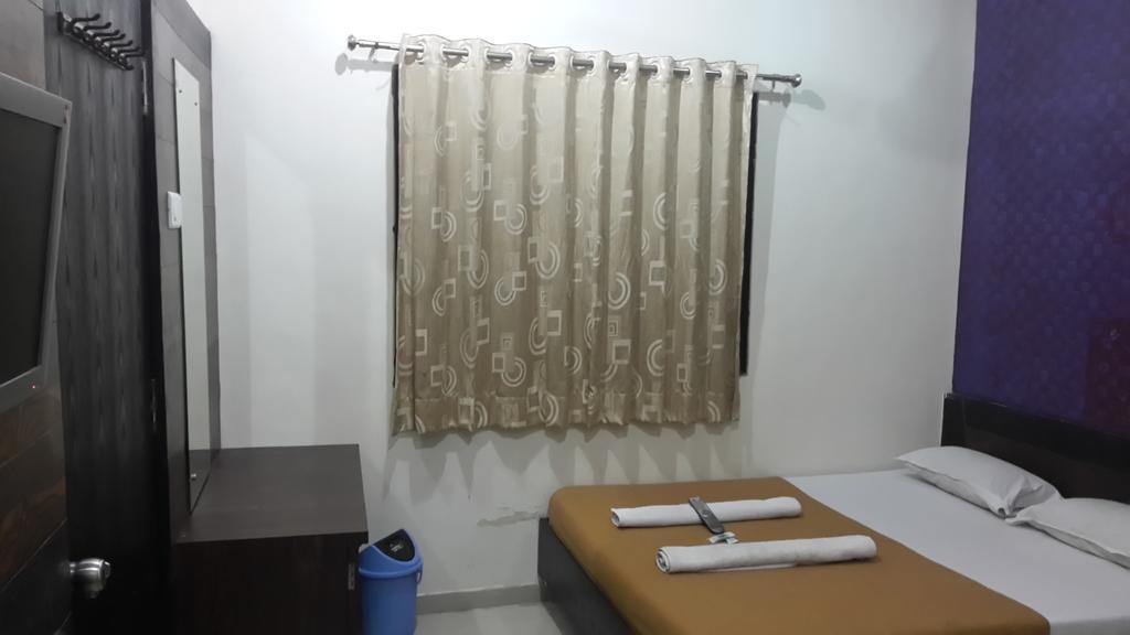 Hotel Sai Galaxy Inn Shirdi Eksteriør billede