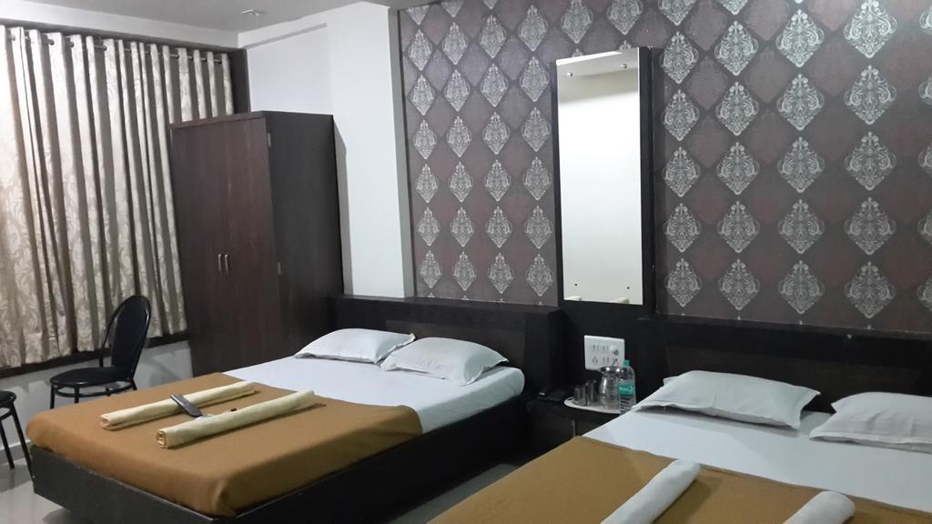 Hotel Sai Galaxy Inn Shirdi Eksteriør billede