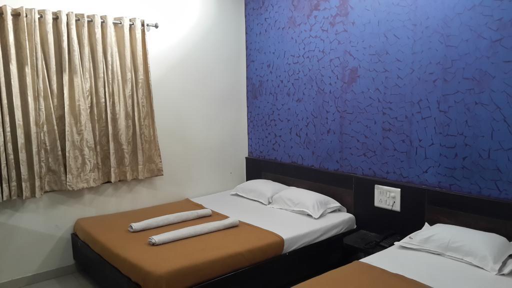 Hotel Sai Galaxy Inn Shirdi Eksteriør billede