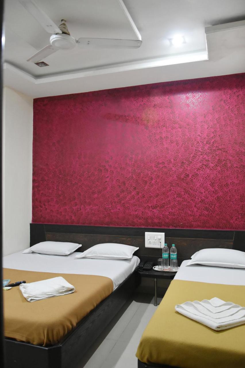 Hotel Sai Galaxy Inn Shirdi Eksteriør billede