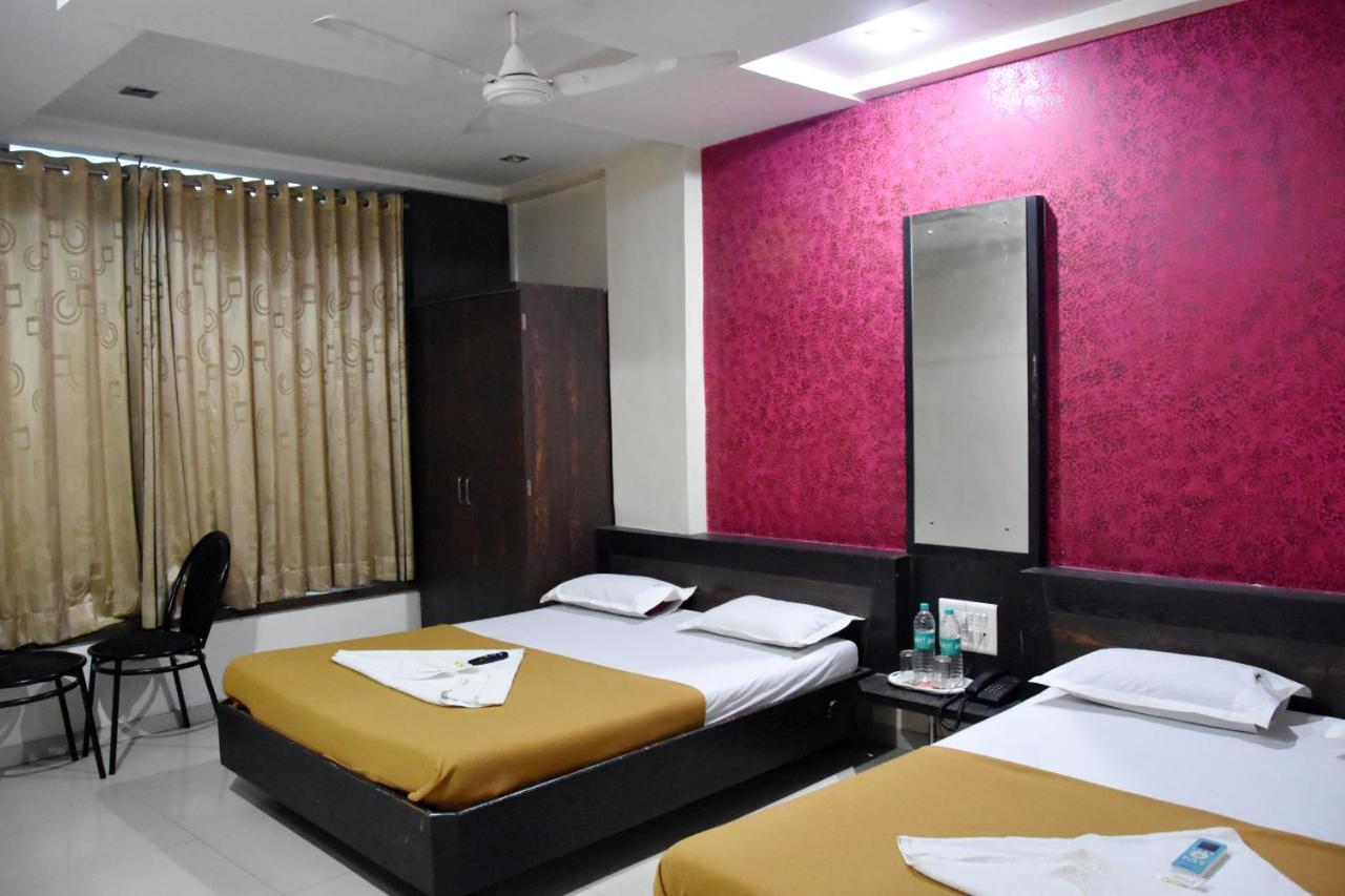 Hotel Sai Galaxy Inn Shirdi Eksteriør billede