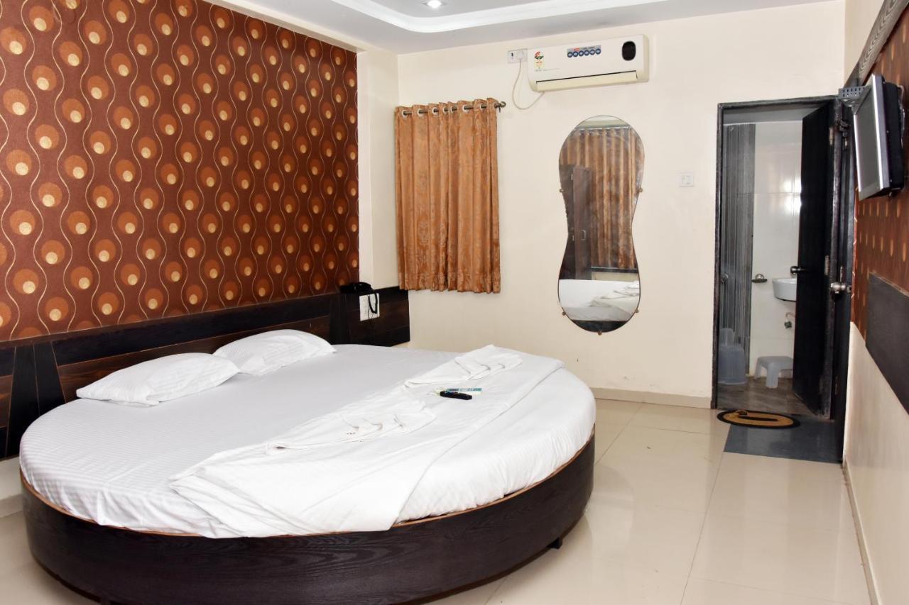 Hotel Sai Galaxy Inn Shirdi Eksteriør billede